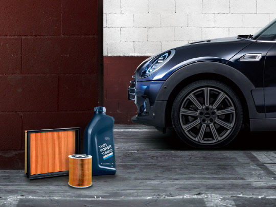 BMW그룹 코리아는 다음달 9일까지 약 6주간 전국 BMW 및 미니 공식 서비스센터에서 '오일&필터 캠페인 2021'을 진행한다.<BMW코리아 제공>